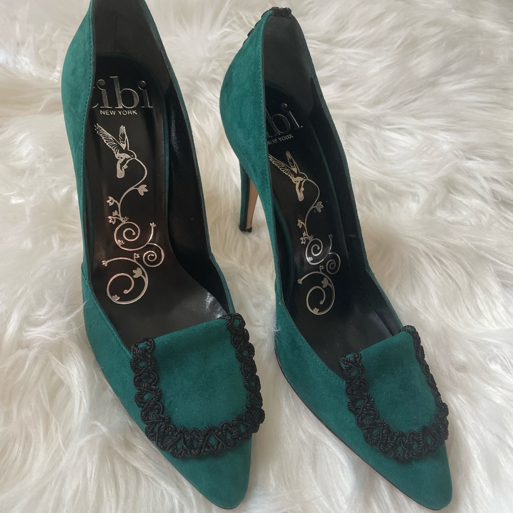 New TIBI New York Green Suede Heels with Black Lace Sz 7.5 SOLD OUT!!! Rare find